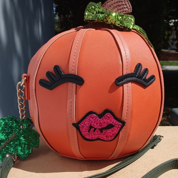 Betsey Johnson pumpkin crossbody - Picture 3 of 12